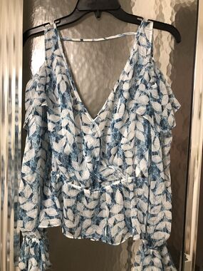 bebe Blue and White Leaf Print Cold-Shoulder Blouse